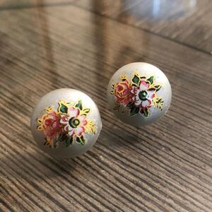 Vintage Light Grey Pearlized Button Earrings with. Floral Center
